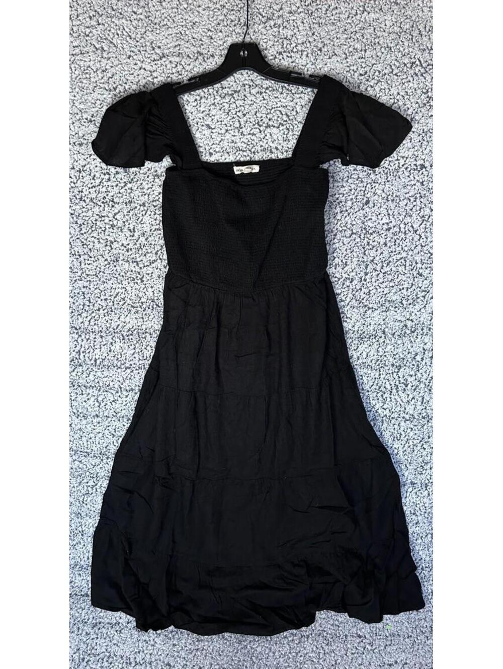 Indigo Thread Co Black Smocked Midi Dress Puff Sleeve Womens Size M NWOT
